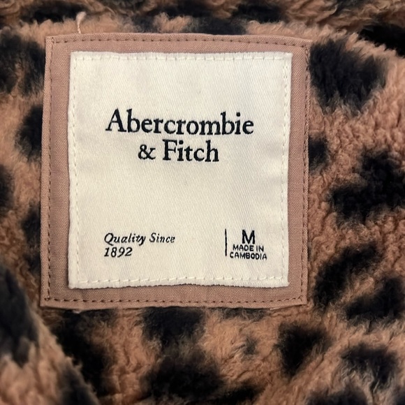 Abercrombie & Fitch Leopard Pullover Fleece - Picture 5 of 7
